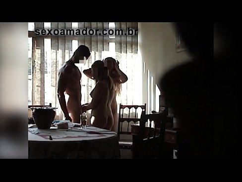 ❤️ Sex-Freunde laden einen riesigen Mann und einen Dreier mit ihm ein ️ Porn video bei porn de.kanalmoscow.ru ❤