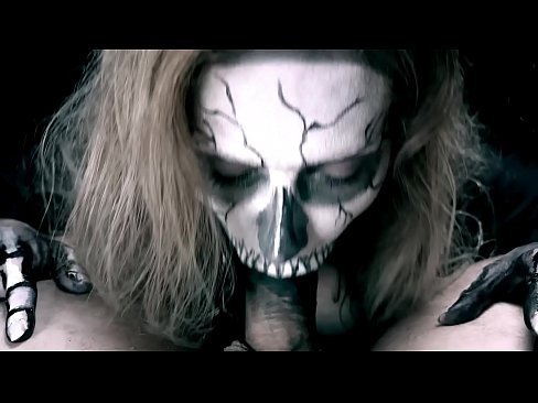 ❤️ Dämonenmädchen lutscht Schwanz mit ihrem schwarzen Mund und schluckt Sperma. ️ Porn video bei porn de.kanalmoscow.ru ❤